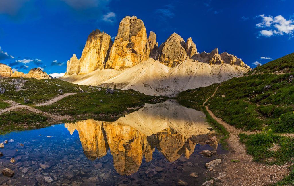 Tre Cime di Lavaredo Loop Hiking the Tre Cime Lavaredo
