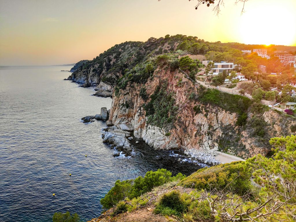 Costa Brava, Costa Brava coastal walks