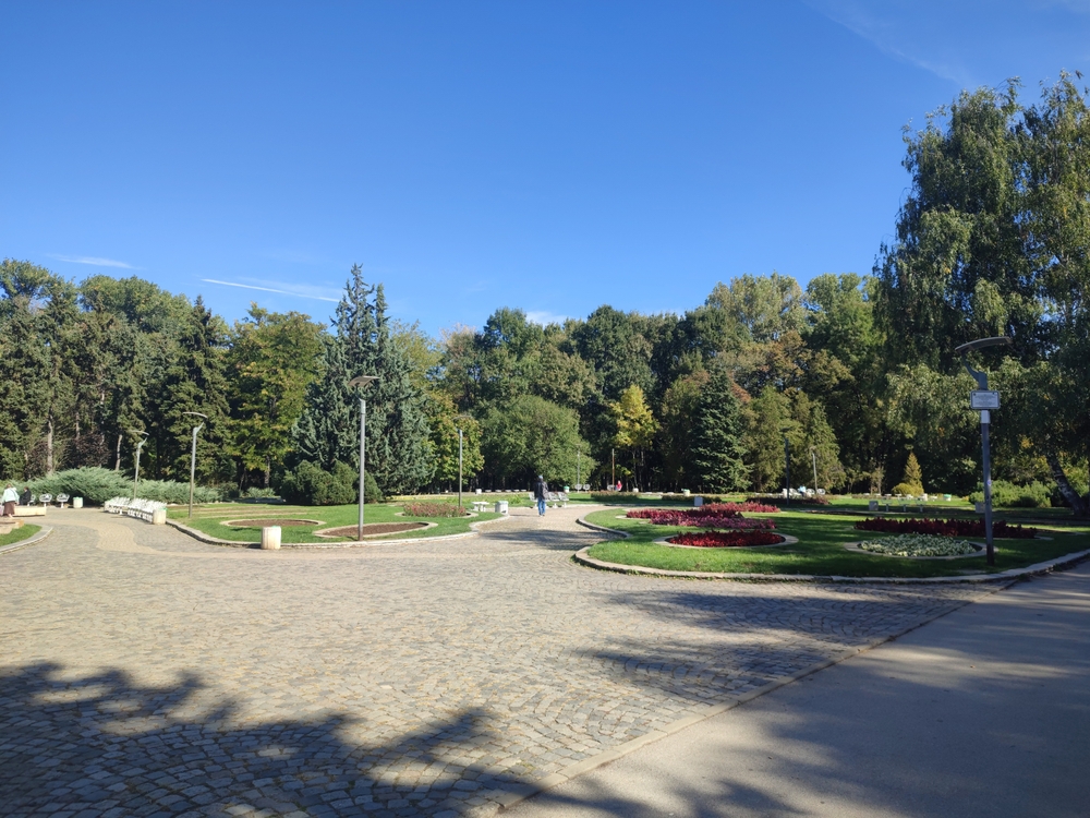 South Park to Boyana walking route through landscaped gardens, tree-lined paths, and peaceful green spaces in Sofia.