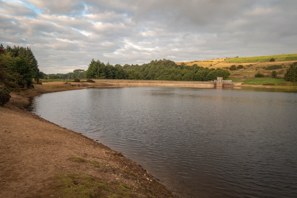 CodBeckReservoir-OsmotherleyNorthYorkshire Cod Beck Reservoir Circuit walking trail with calm water and scenic North Yorkshire landscapes.