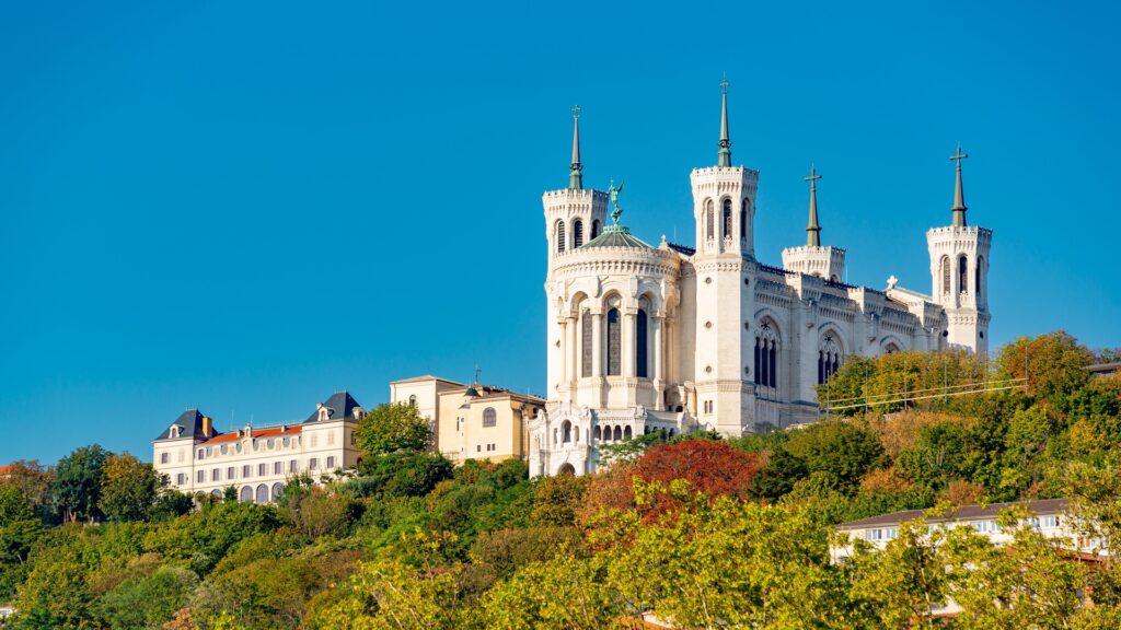 hiking in lyon